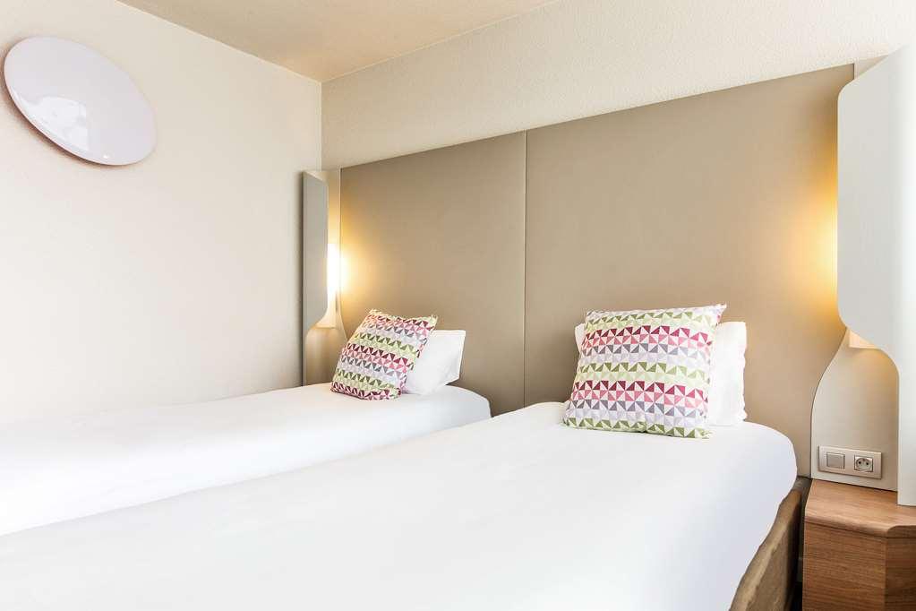 Campanile Versailles Buc Buc  Room photo